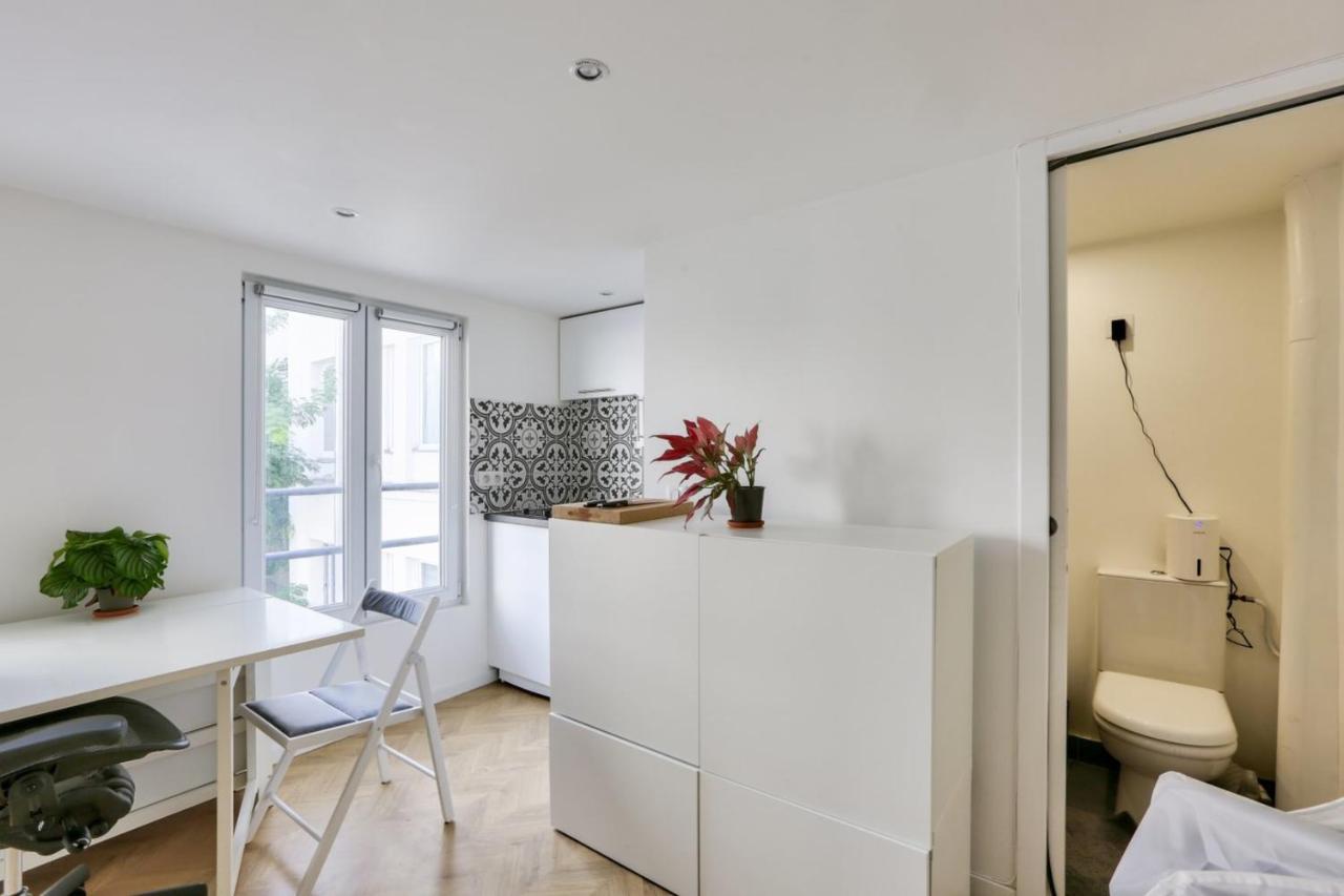 Super Studio In The 11Th District Apartment Paris Luaran gambar